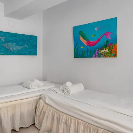 Seaside Bliss: 3 Bedroom With A View Apartman *