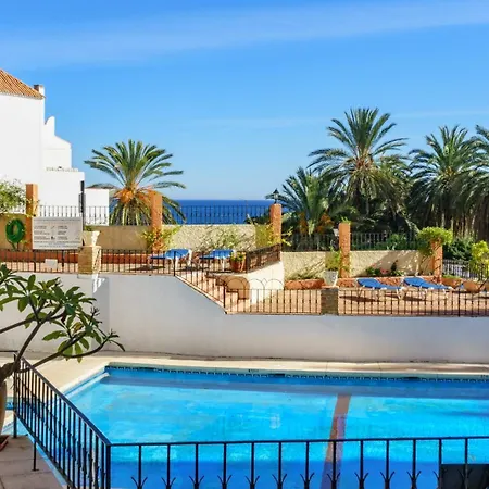 Seaside Bliss: 3 Bedroom With A View Fuengirola