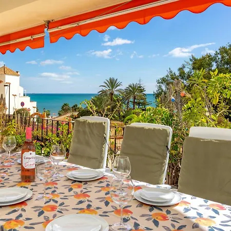 Seaside Bliss: 3 Bedroom With A View Apartment Fuengirola